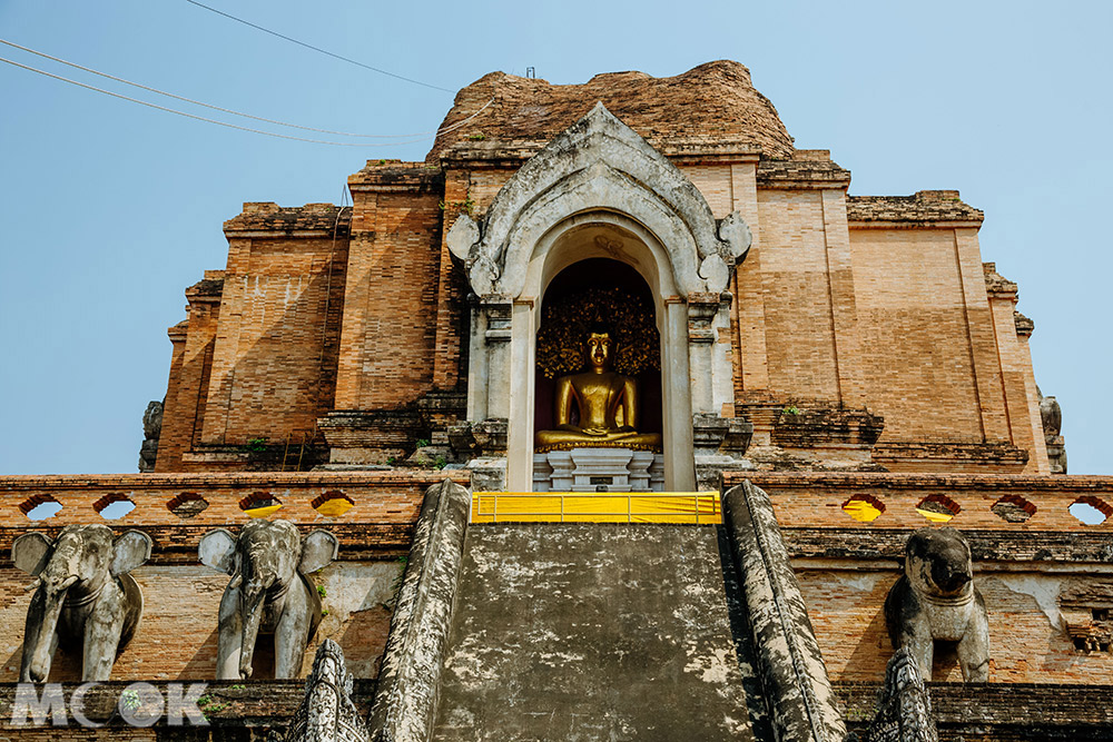 泰國 清邁 寺廟 古城區 蘭那寺廟 蘭那藝術 Lanna 泰北 蘭那佛像 屋簷 納迦 獅子