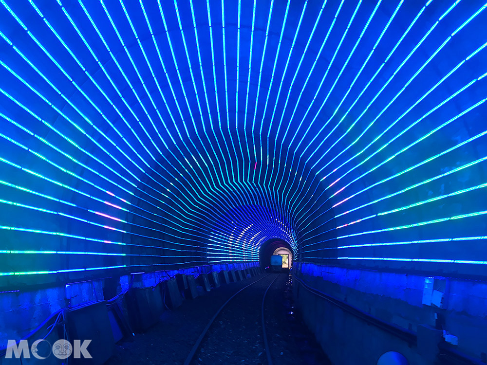 深澳鐵道自行車  光雕海底隧道 隧道內