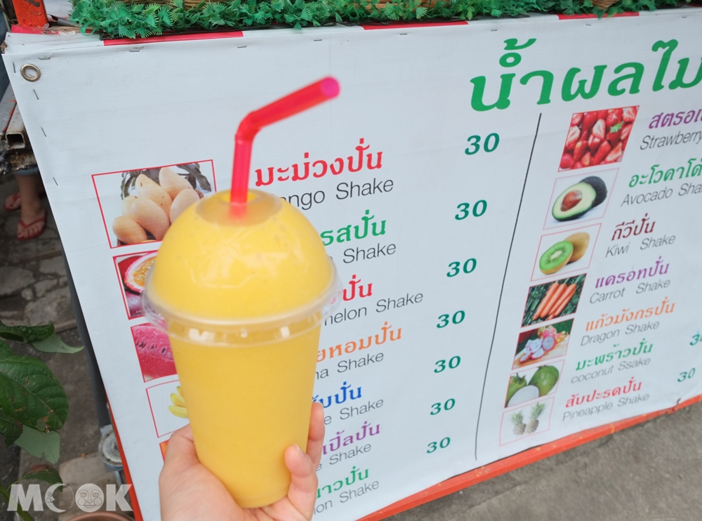 泰國路邊的芒果飲料