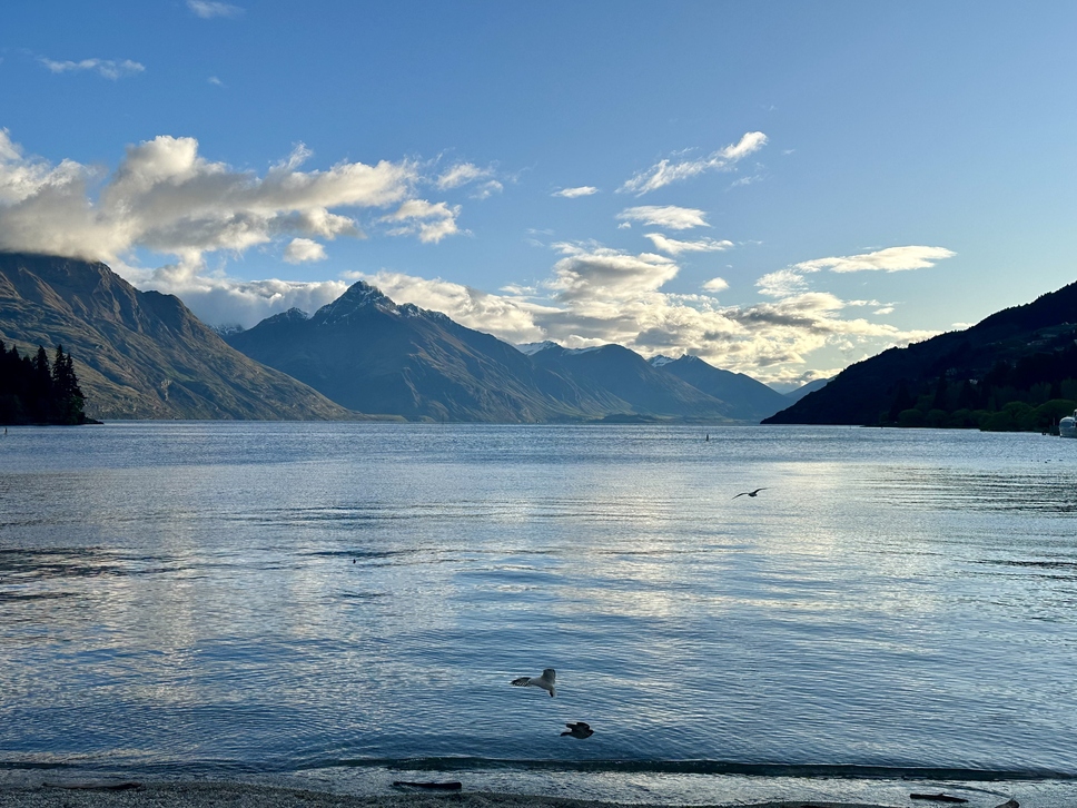 瓦卡蒂波湖畔(Lake Wakatipu)，皇后鎮